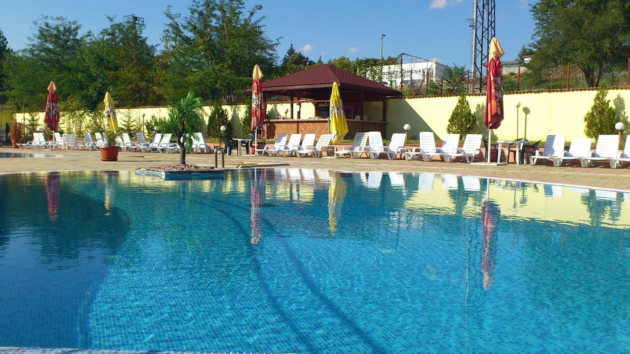Hotel Mimoza Razgrad Kültér fotó