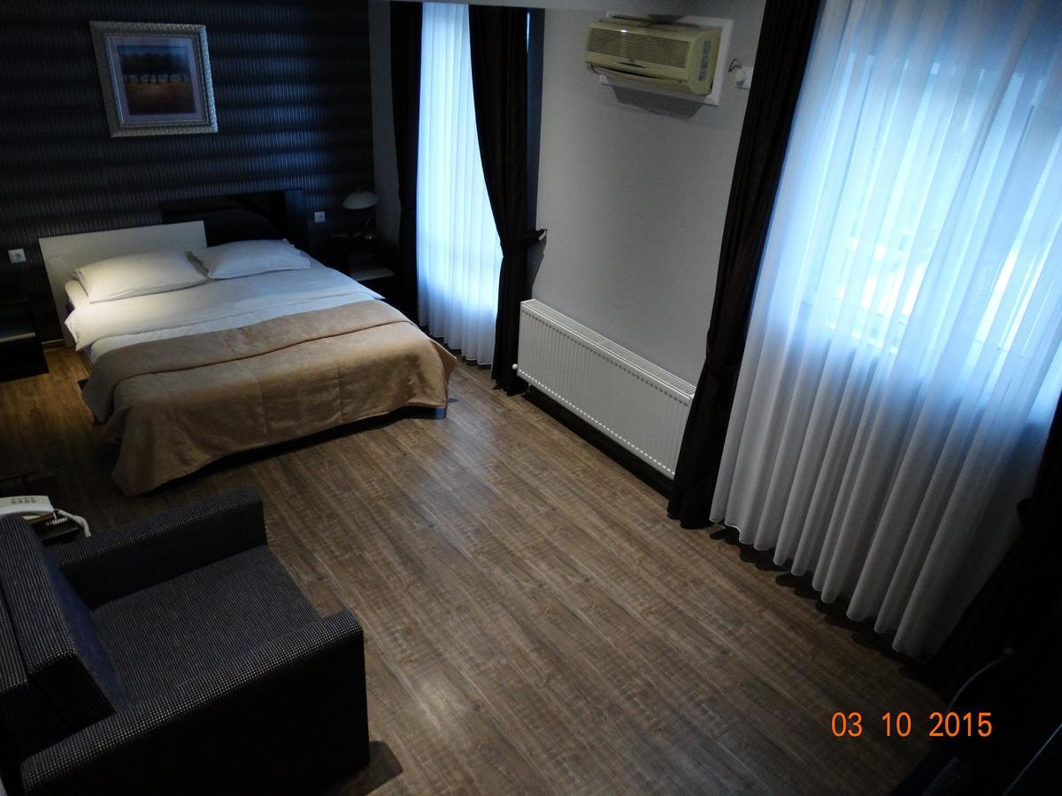 Hotel Mimoza Razgrad Kültér fotó
