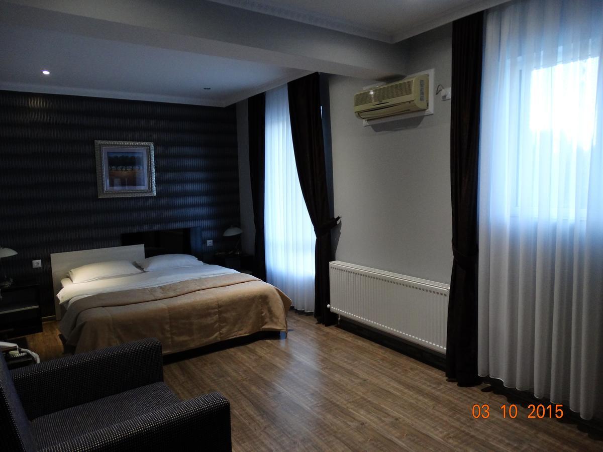 Hotel Mimoza Razgrad Kültér fotó